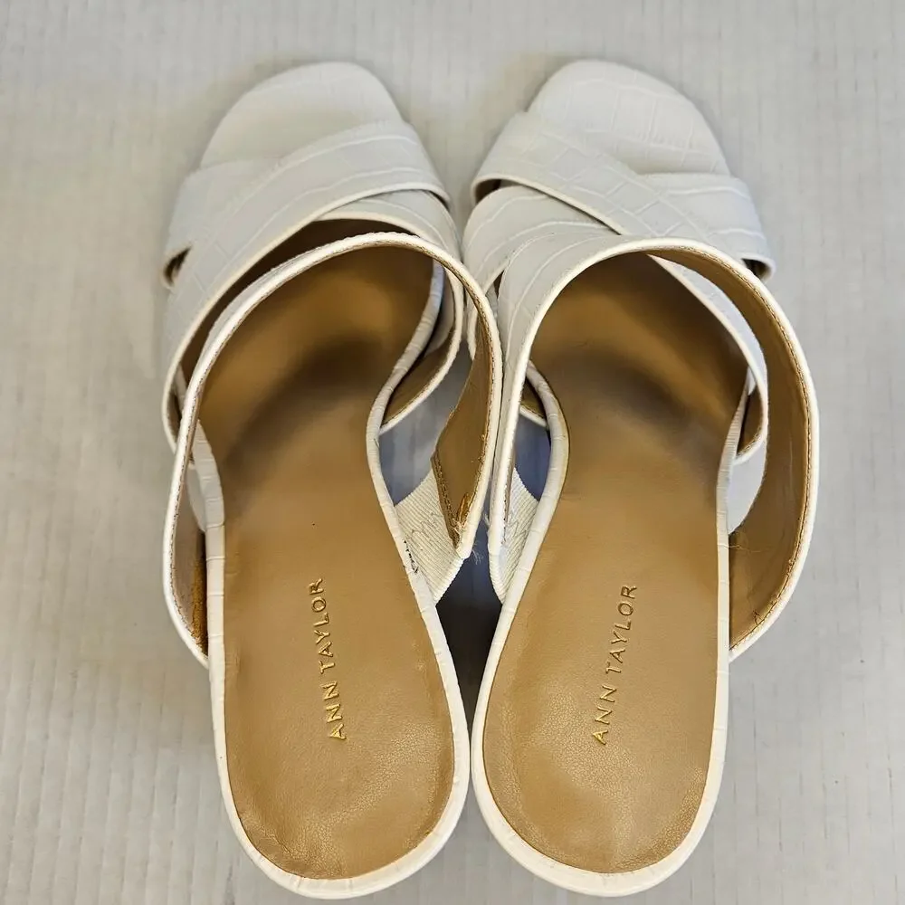 Ann Taylor‎ White Leather Croc Embossed Sandals With Stacked Block Heel Size 9M
